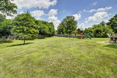 8915 Meadow Sweet Way, Louisville, KY 40228 - photo 6