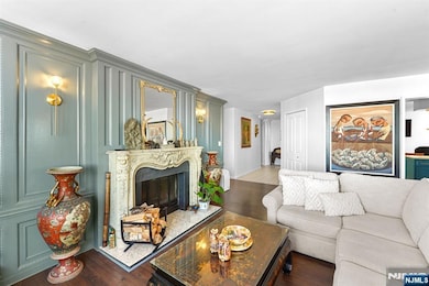 Harmon Cove Tower unit 2005, Secaucus, NJ 07094 - photo 4