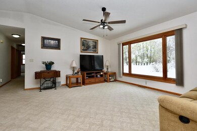 W25268 Todd Rd, Trempealeau, WI 54661 - photo 5