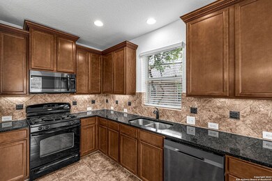 10610 Larch Grove Ct, Helotes, TX 78023 - photo 3