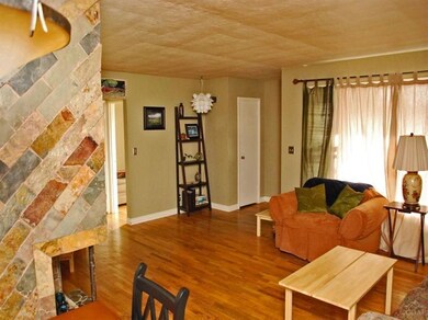 954 NE 10th St, Bend, OR 97701 - photo 5