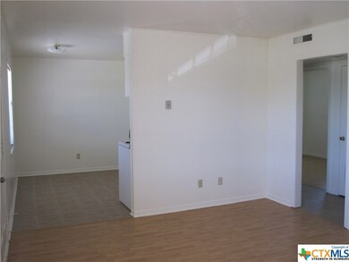 304 E Carpenter Ave, Copperas Cove, TX 76522 - photo 4