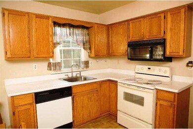 405 Kilarney Way, Royersford, PA 19468 - photo 6