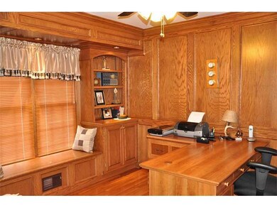 Studio/Study/Office.