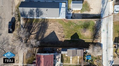 219 S 3rd St, Douglas, WY 82633 - photo 4