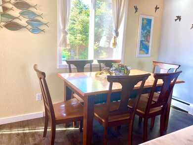 370 Curlew Way - Dining Area