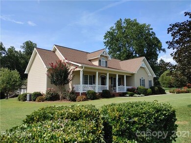 180 Donsdale Dr, Statesville, NC 28625 - photo 2