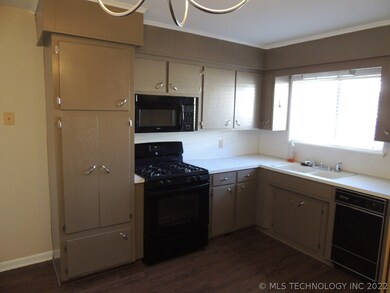 1814 S Cedar Ave, Broken Arrow, OK 74012 - photo 5