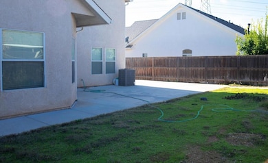 4712 W Celeste Ave, Fresno, CA 93722 - photo 6