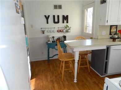 6302 Robin Hood Dr, Shawnee, KS 66203 - photo 7