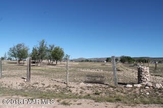 180 W Antelope Run Rd, Paulden, AZ 86334 - photo 2