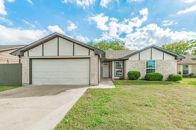 8714 Kirkmont Dr, Houston, TX 77089 - photo 2