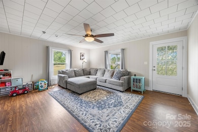 605 Old North Main St, Clover, SC 29710 - photo 4