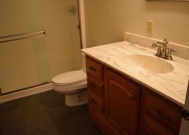 5055 Debbie Ln, Redding, CA 96002 - photo 4