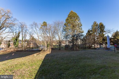 1320 Butler Pike unit 2, Conshohocken, PA 19428 - photo 2