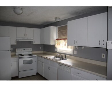 3-5 Hutchinson St, Springfield, MA 01119 - photo 2