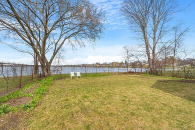 11 Spaulding St unit 1, Wakefield, MA 01880 - photo 3