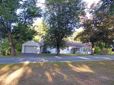 1006 S East St, Amherst, MA 01002 - photo 4