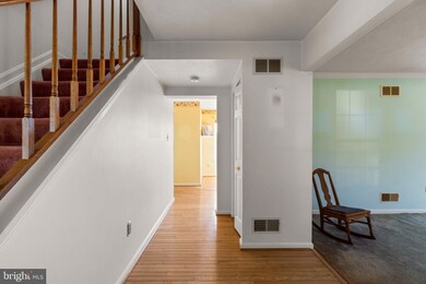 861 Margo Ct, Sykesville, MD 21784 - photo 2