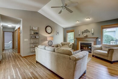 1180 S Perry Pkwy, Oregon, WI 53575 - photo 5