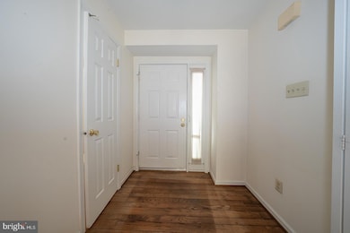 102 Beacon Square unit 12, Chesterbrook, PA 19087 - photo 4