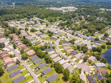 7758 Mordecai Ct, Jacksonville, FL 32210 - photo 3