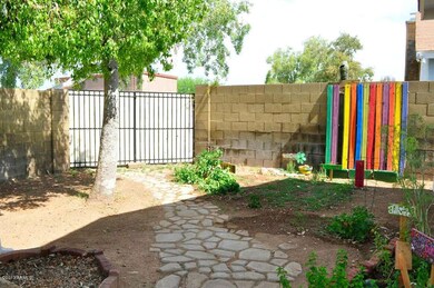 2906 Backyard with Multi Color Garden Si