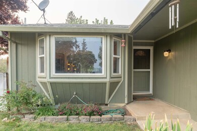 9992 Blackwell Rd, Central Point, OR 97502 - photo 2