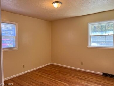 533 E Morehead St, Reidsville, NC 27320 - photo 7