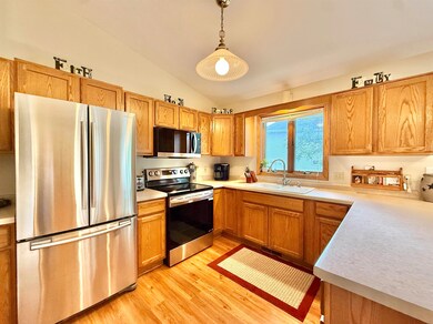 2272 Cobblestone Ln, Beloit, WI 53511 - photo 6