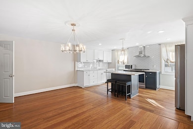 625 Lawler St, Philadelphia, PA 19116 - photo 4