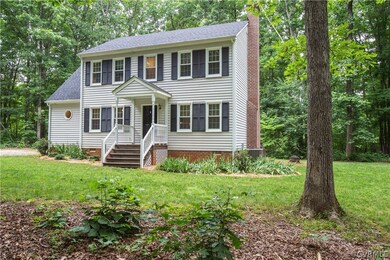 Private cul de sac lot.