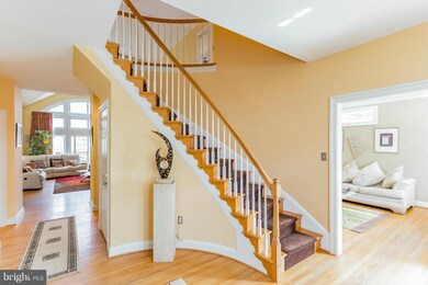 12716 Pond Crest Ln, Herndon, VA 20171 - photo 3