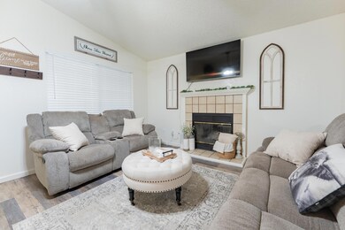 1061 11th Ave, Kingsburg, CA 93631 - photo 4