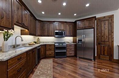 493 E Donner Cir, Kanab, UT 84741 - photo 7