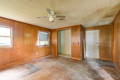 Dan Holt 1605 N Oak Grove 7