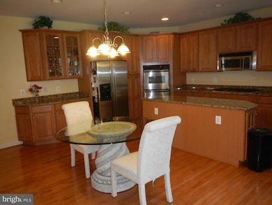 16625 Radcliffe Ln, Woodbridge, VA 22191 - photo 5