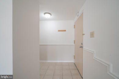 454 Girard St unit 103, Gaithersburg, MD 20877 - photo 5