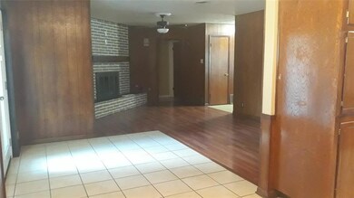 833 W Redbud Dr, Hurst, TX 76053 - photo 6