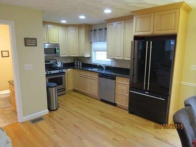 27 Emerson St, Stoneham, MA 02180 - photo 3