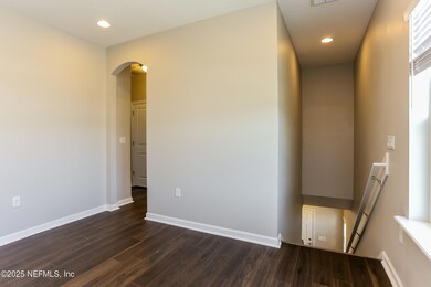 1005658.15390 Turkoman Circle - Loft