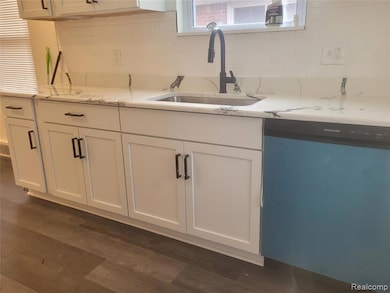 16866 Biltmore St, Detroit, MI 48235 - photo 4