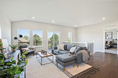 819 Bridgeshire Dr, Raymore, MO 64083 - photo 5