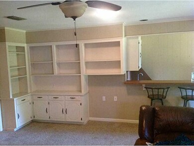 Photo. LIVING ROOM