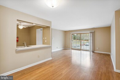 338 Surrey Ct unit 338, Sewell, NJ 08080 - photo 6