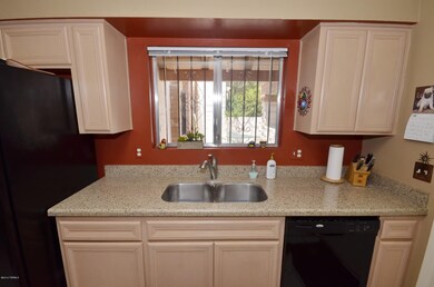 Kitchen (view 2)