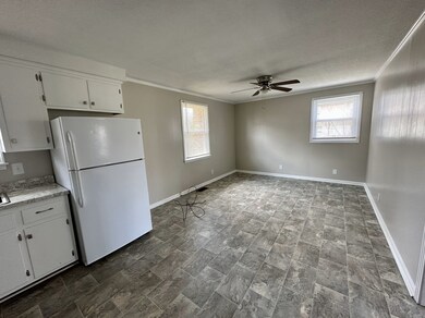 1422 Lakeview Rd, Clarksville, TN 37040 - photo 7