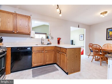 2470 Hillendale Dr, Norristown, PA 19403 - photo 5