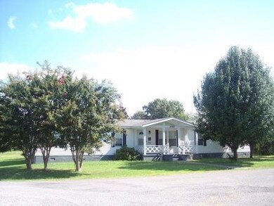 403 E 1st, McRae, AR 72102 - photo 2