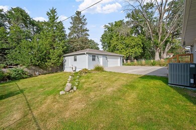 4201 Shawnee Ave, Des Moines, IA 50310 - photo 5